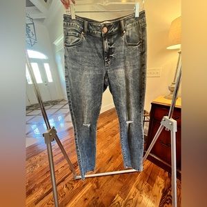 Cabi The Skinny Vintage Blue Wash Size 10